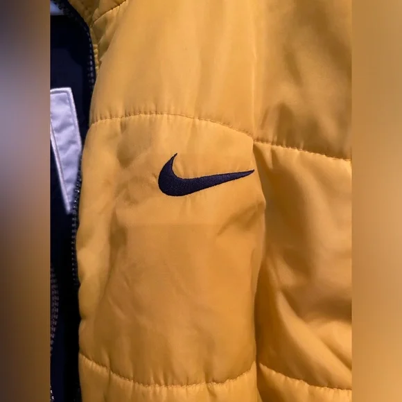 Nike Jacket - Picture 4 of 8